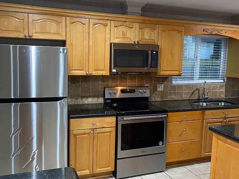 303 Country Club Dr — Photo 6