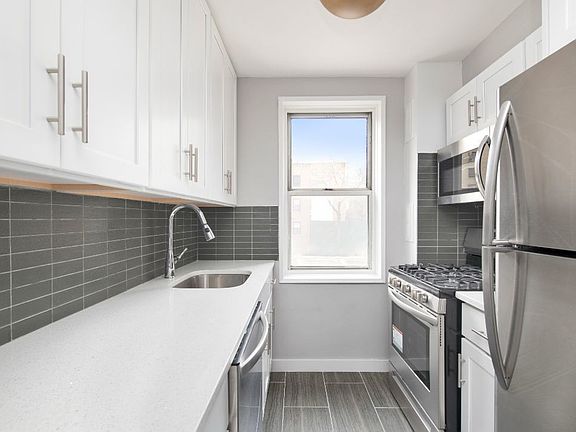 3rd image of 180 Van Cortlandt Park S APT 1F