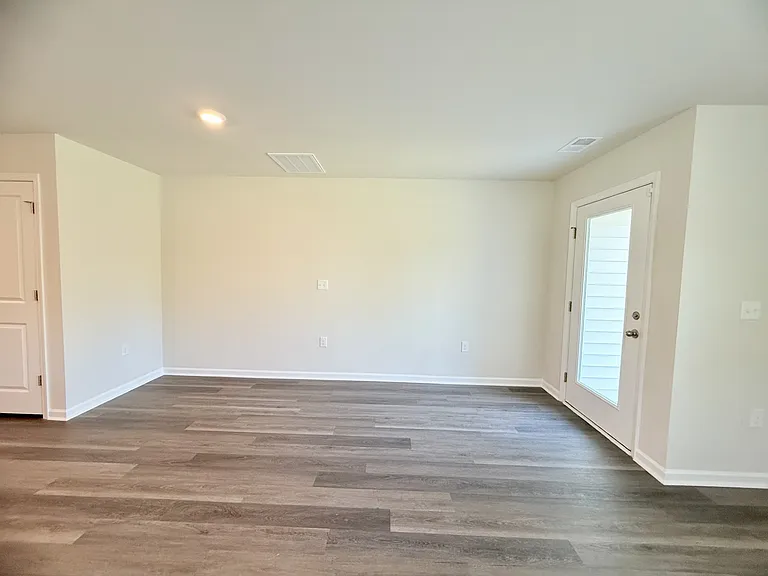 128 Harvest Gold Dr — Photo 3