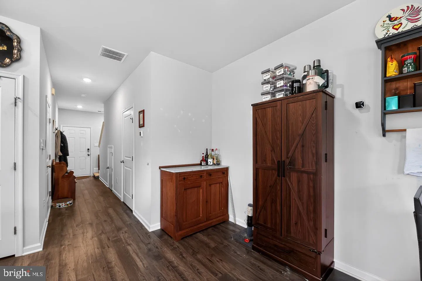 3 bed, 2.5 bath, 1484 sqft, $2,700 — Photo 4