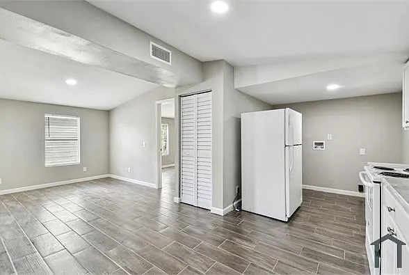 10625 Bay Hills Cir — Photo 9