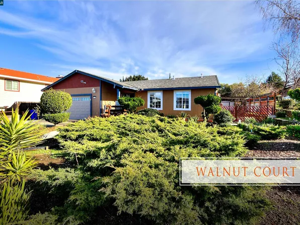 121 Walnut Ct, Hercules, CA 94547