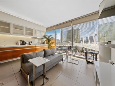 3726 S Las Vegas Blvd #303, Las Vegas, NV, 89158