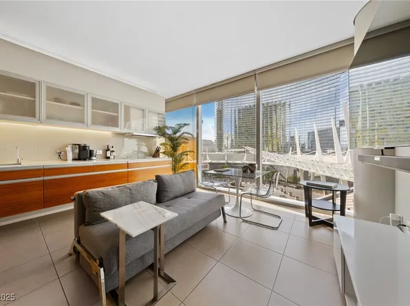 3726 S Las Vegas Blvd #303, Las Vegas, NV 89158