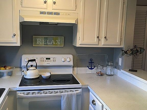4th image of 87 N Collier Blvd APT C4