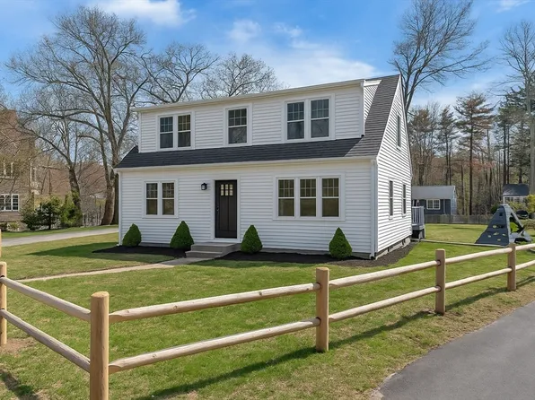 61 Greenwood Ave, Stoughton, MA 02072