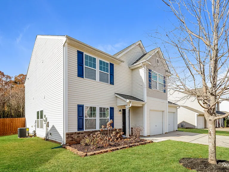 1519 Kellys Landing Dr — Photo 2