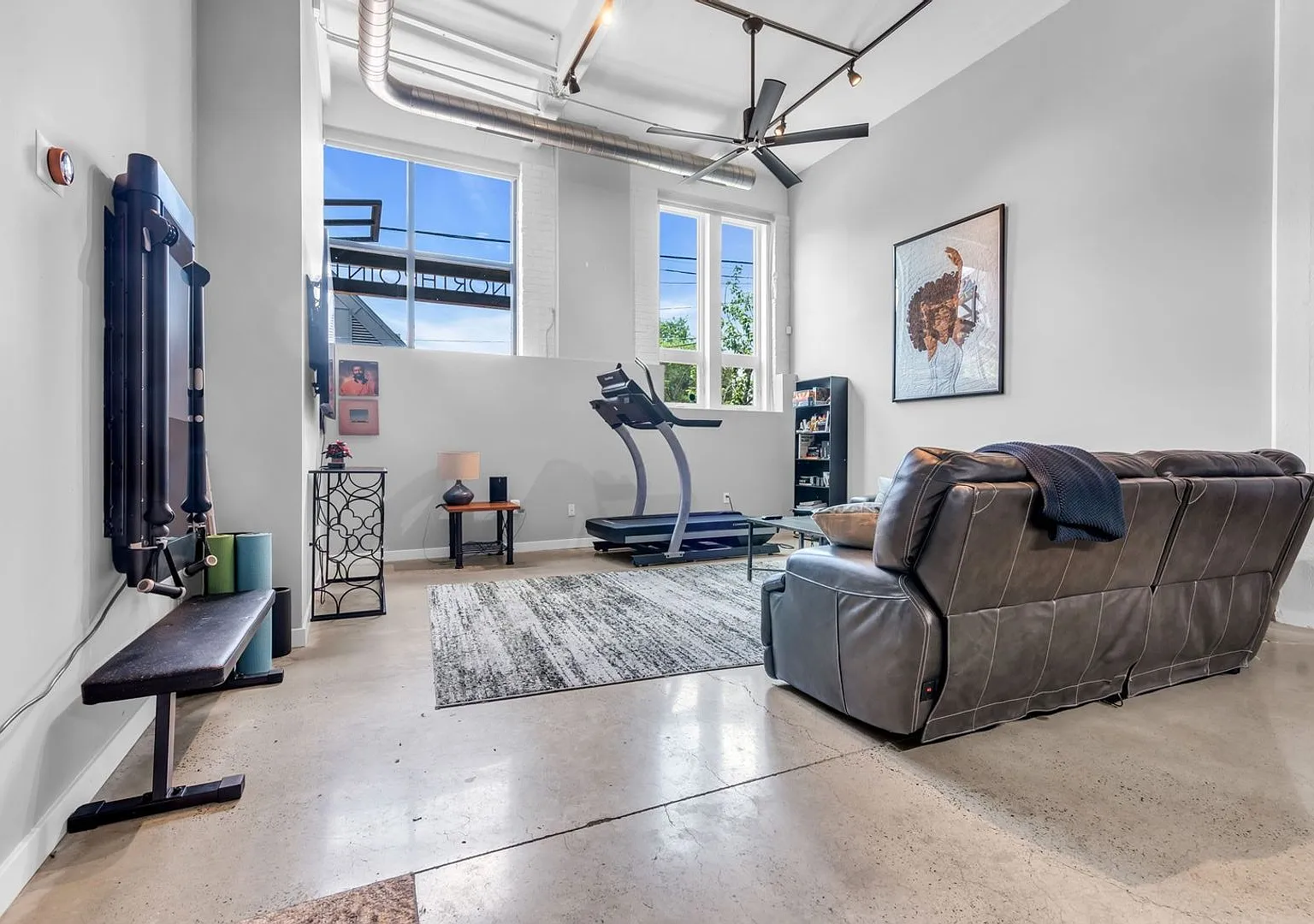 Spacious 2BR Condo in Philadelphia — Photo 2