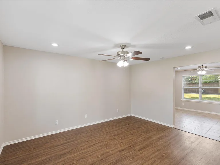 614 Cambridge Dr — Photo 14