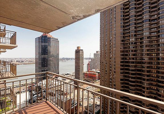 3rd image of 330 E 39th St APT 21C