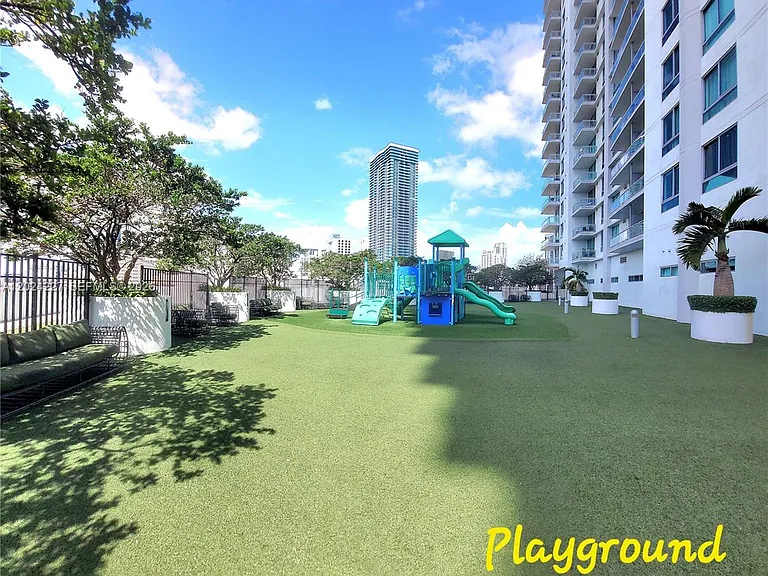 90 SW 3rd St #2208 — Photo 53