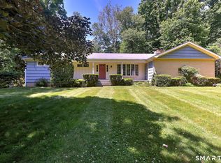 8 Mayflower Road, Norwalk, CT 06851