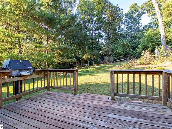 4th image of 312 Richmond Dr