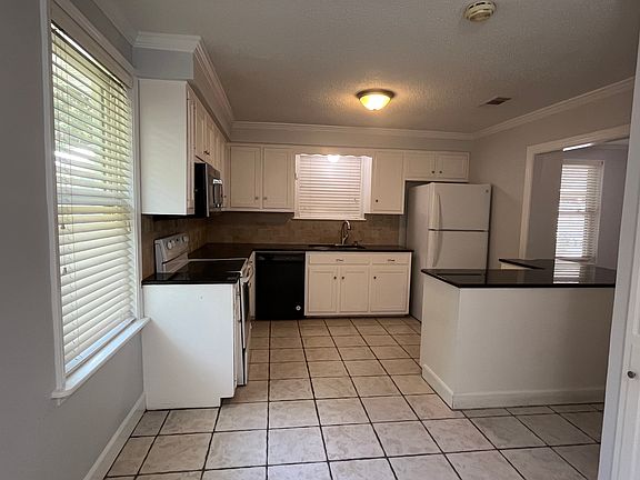 5th image of 4458 Tupello St