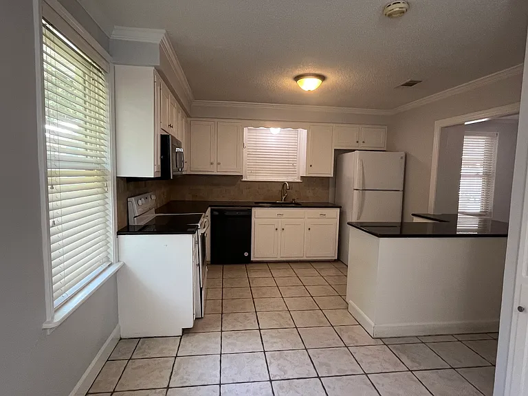 4458 Tupello St — Photo 4