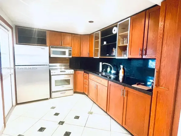1501 NE 191st St APT C204, Miami, FL 33179