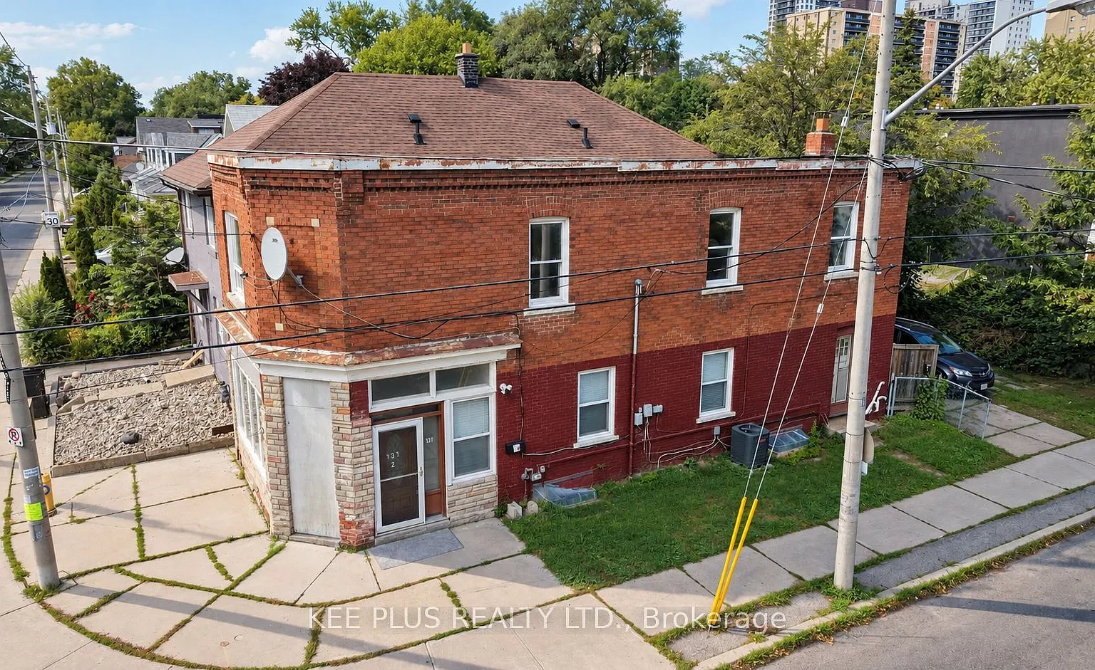 4 bed, $3,300 — Photo 1