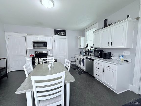 3rd image of 1020 Harmon Ave