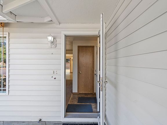 4th image of 8111 NE 151st Ave
