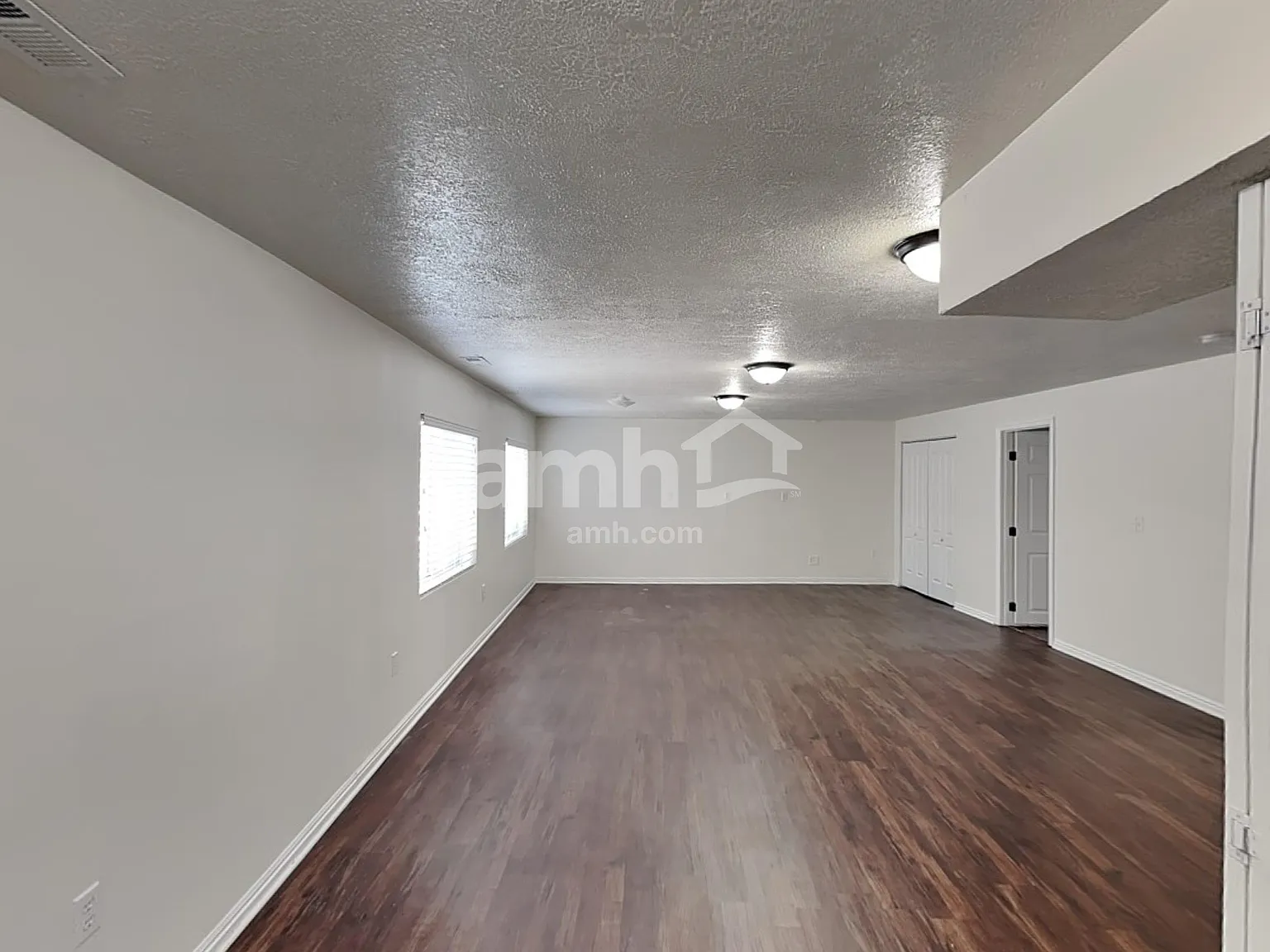 5 bed, 3.0 bath, 2388 sqft, $2,730 — Photo 4
