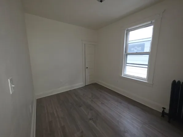 45 Neptune Avenue image 10 of 21