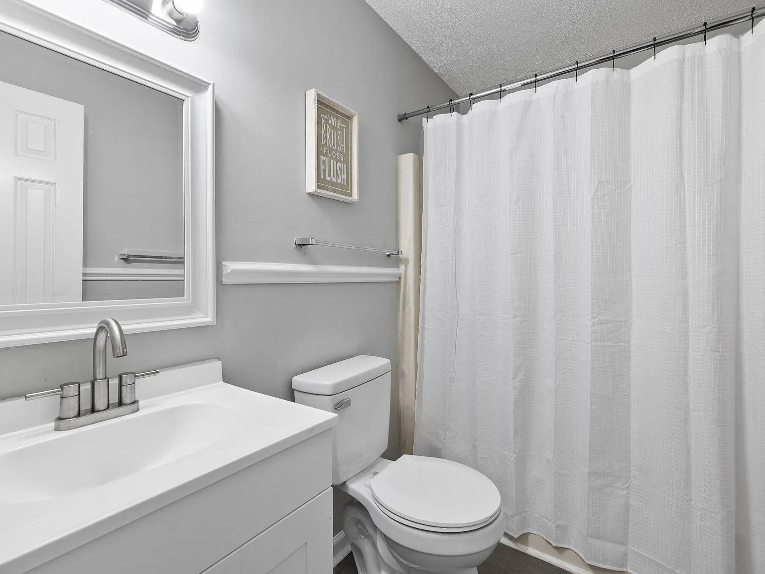 3 bed, 2.5 bath, 922 sqft, $1,001 — Photo 3