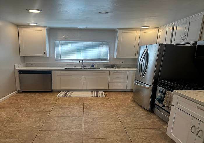 1st image of 2035 Oliver Ave #2035