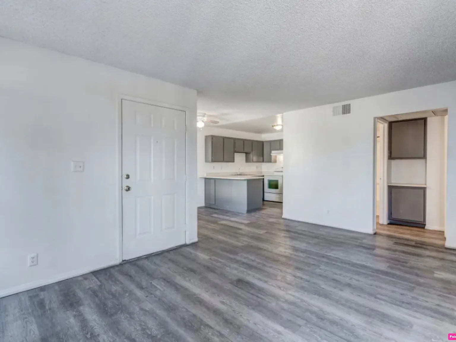 Santa Fe Apartments — Photo 3