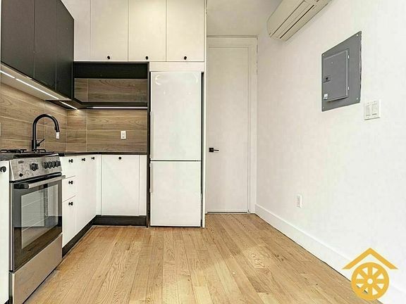 2nd image of 1503 Jefferson Ave #5C