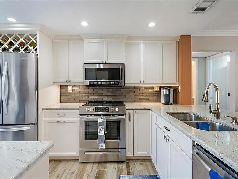 6277 Bahia Del Mar Blvd #110 — Photo 11