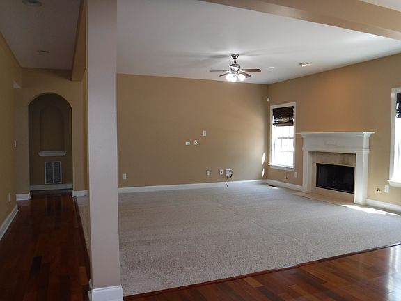 New carpet throughout