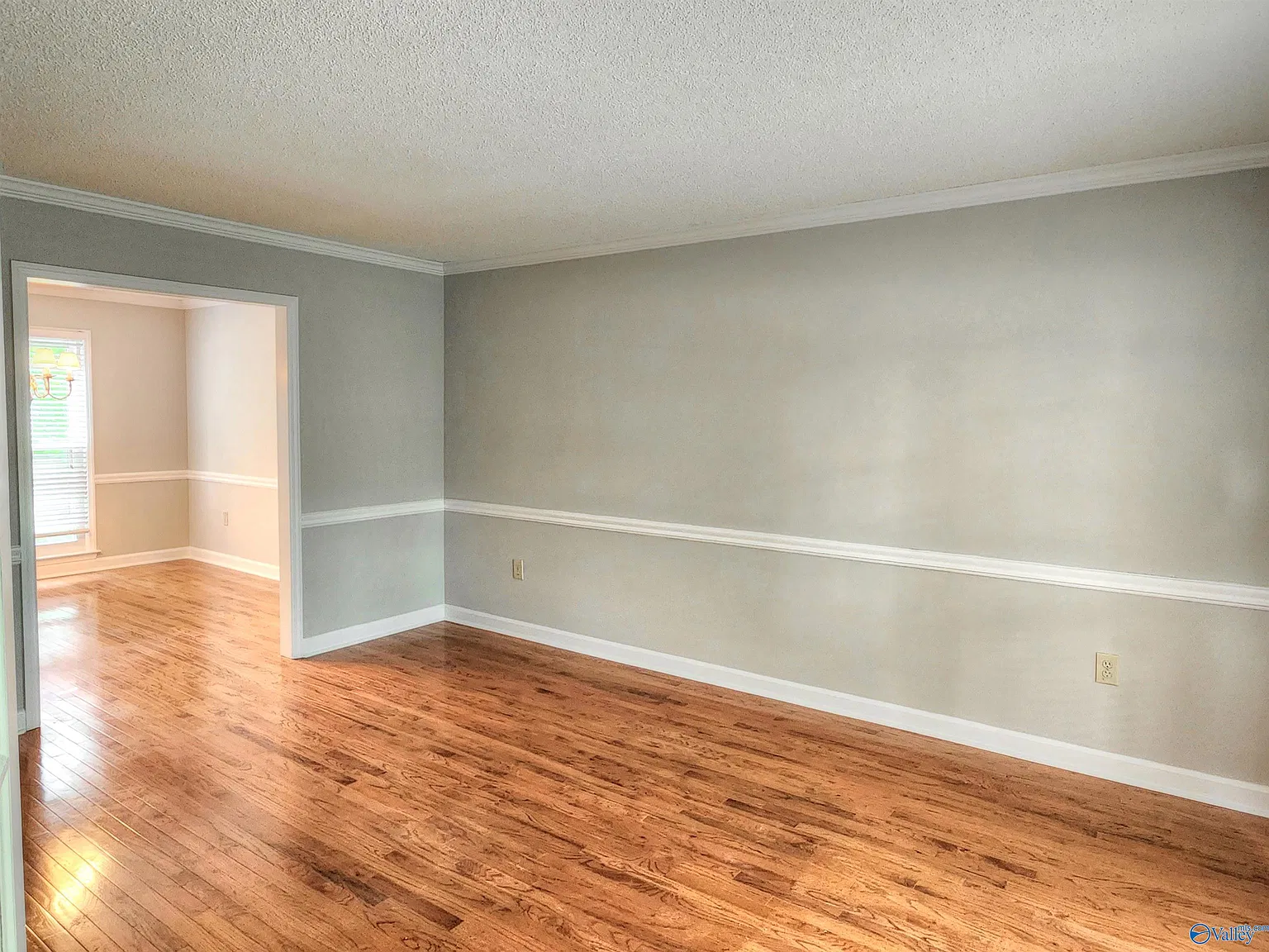 4 bed, 2.5 bath, 2277 sqft, $2,400 — Photo 3