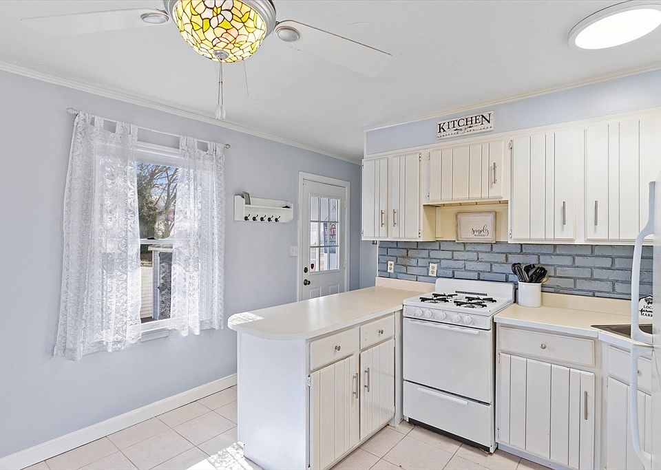 88 Groton St, Lawrence, MA 01843 Zillow