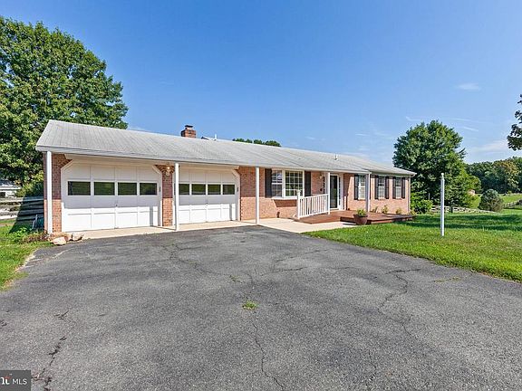 Large 2 car garage