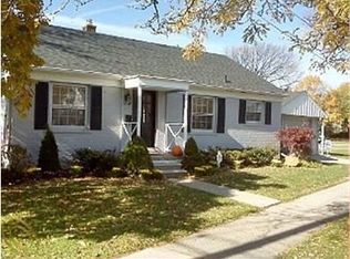 297 Chalfonte Ave, Grosse Pointe Farms, MI 48236