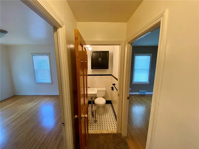 35 Westmoreland Dr — Photo 9
