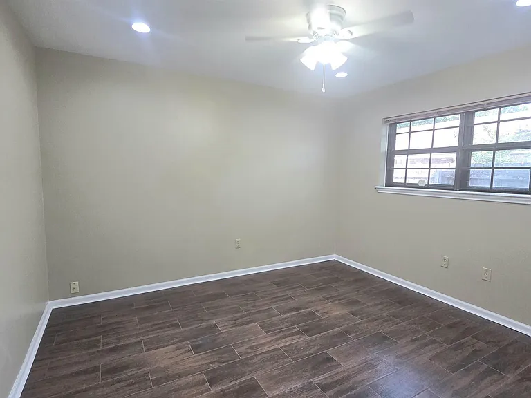 12119 Mallory Ave — Photo 19