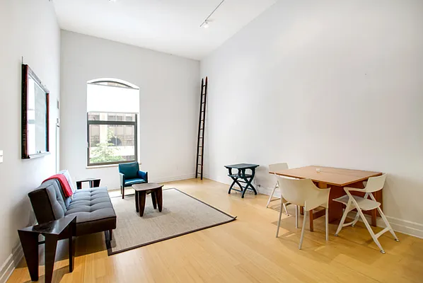 Rented by Compass | media 10