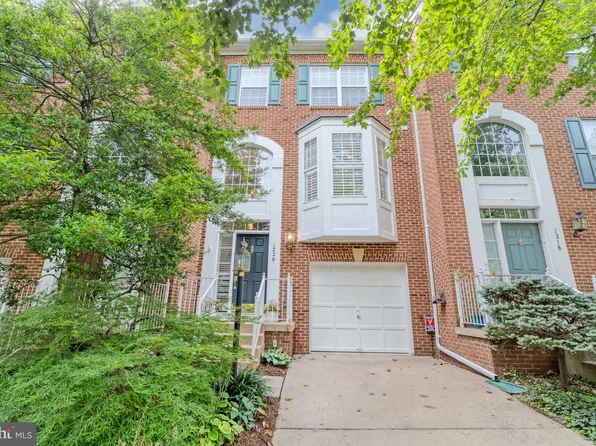 1220 Wild Hawthorn Way, Reston, VA 20194