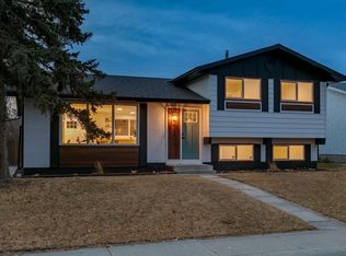 1304 E Lake Sylvan Dr SE, Calgary, AB T2J3C8