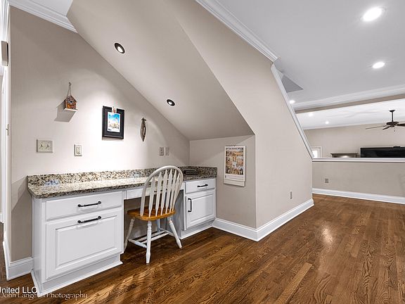 5th image of 3670 Highland Park Pl