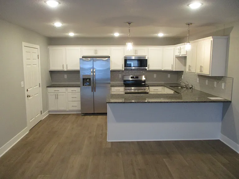 1108 Diamond Head Rd — Photo 3