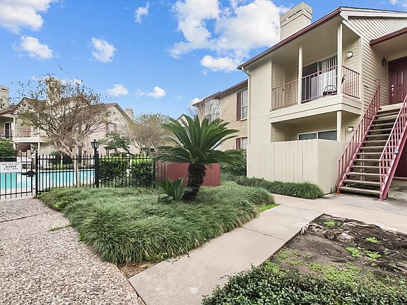 3rd image of 2120 El Paseo St APT 1403