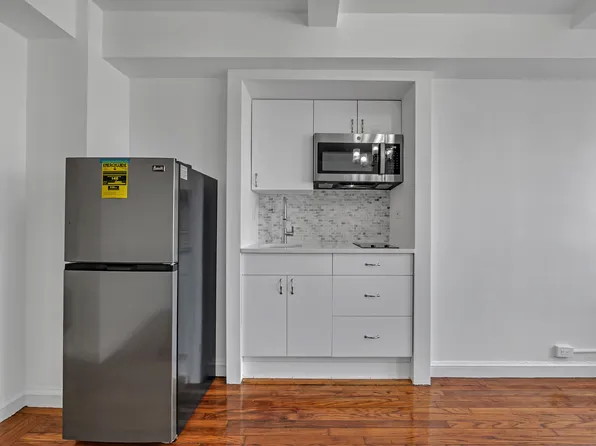 25 Tudor City Place image 7 of 18