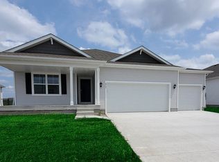 15212 Ironwood Ln, Grimes, IA 50111