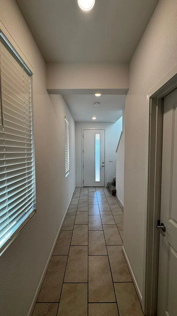 Upscale Executive Living — Photo 3