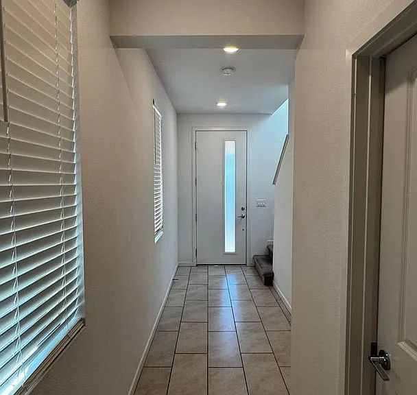 7080 Garnet Crest Ct — Photo 3