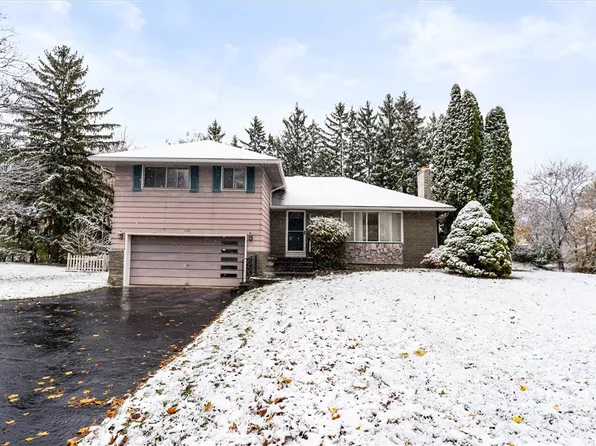 140 Bradford Rd, Pittsford, NY 14534