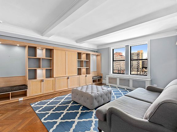 3rd image of 220 W 93rd St APT 15A