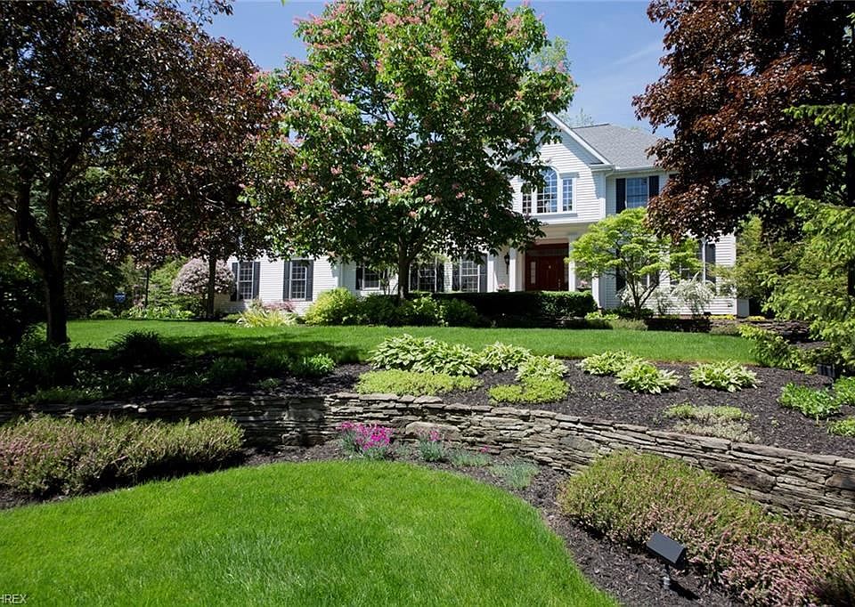 1st image of 206 Fox Ln